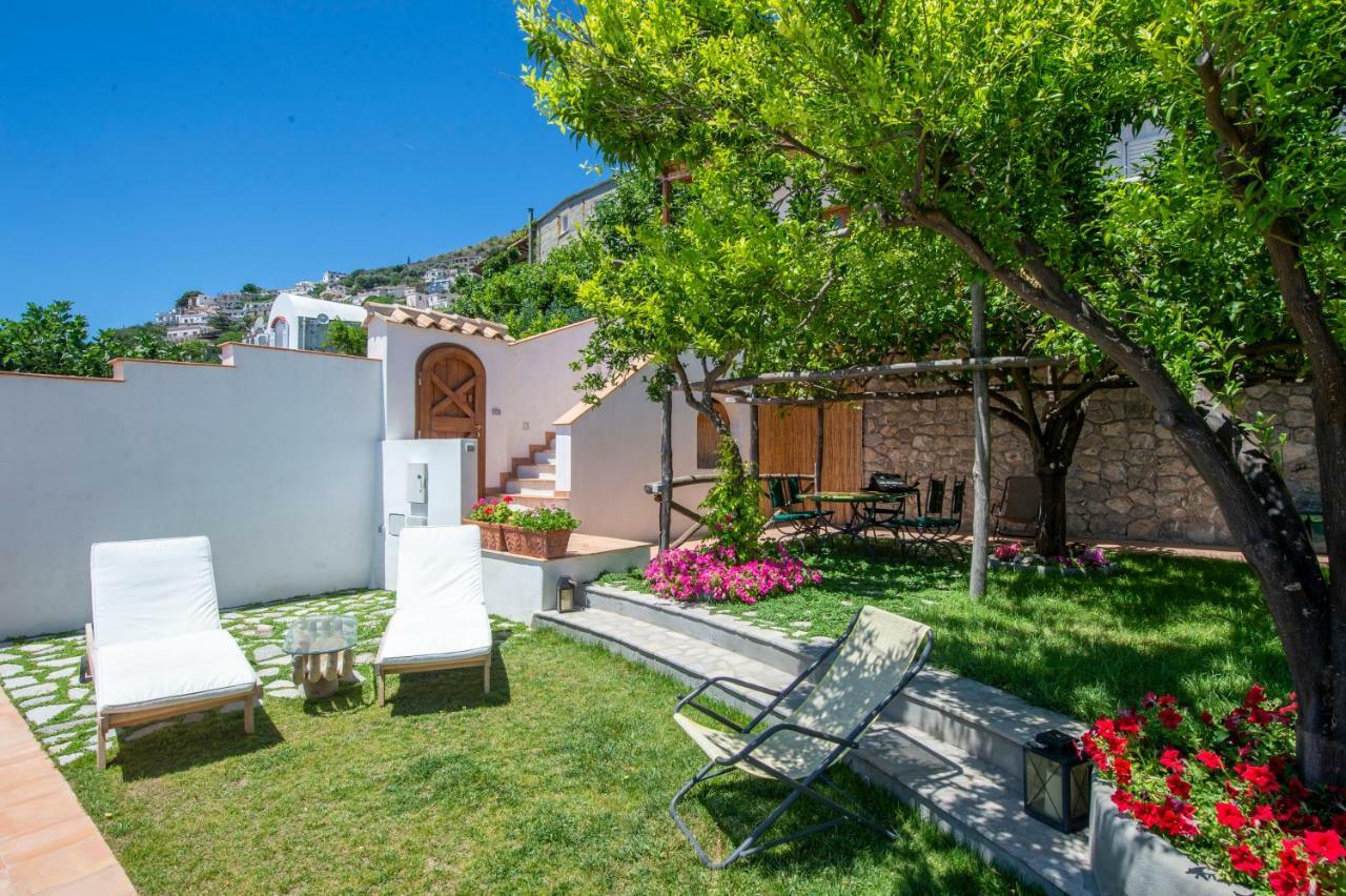 Villa Gaetano Праяно Екстериор снимка